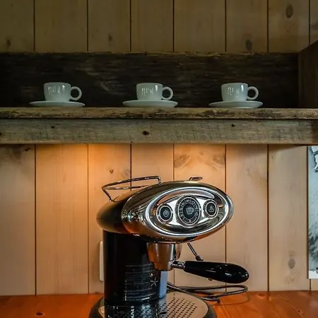 Your Ideal Getaway Awaits In Charming Retreat 木屋