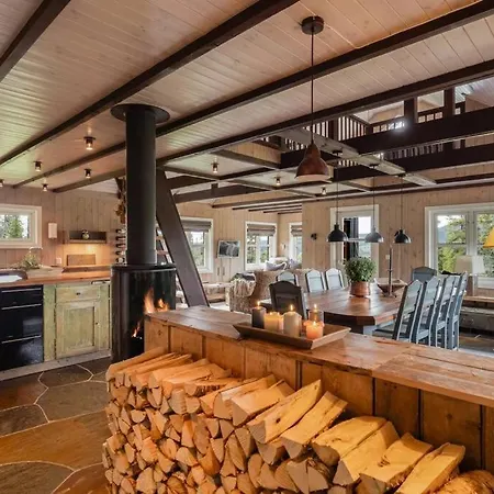 Your Ideal Getaway Awaits In Charming Retreat *