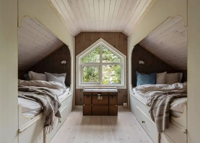 Chalet Your Ideal Getaway Awaits In Charming Retreat