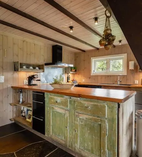 Chalet Your Ideal Getaway Awaits In Charming Retreat