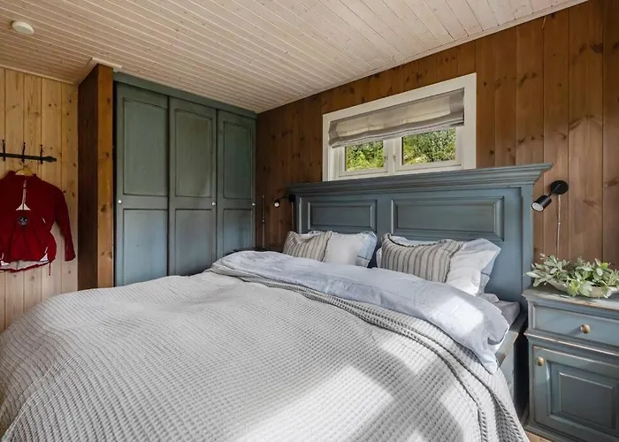 Your Ideal Getaway Awaits In Charming Retreat Chalet *