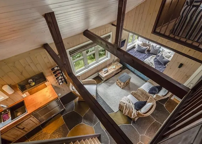 Your Ideal Getaway Awaits In Charming Retreat *